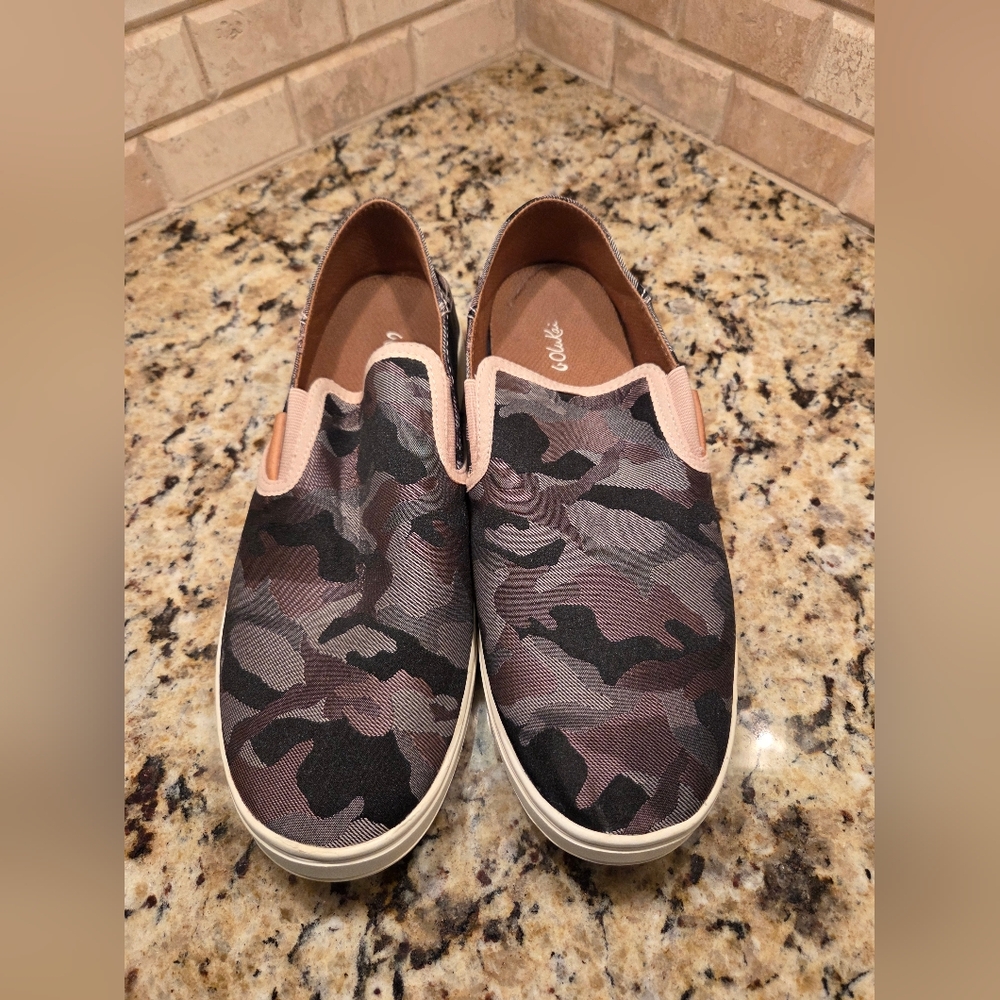 Women 11 OluKai Pehuea Pa'i Slip-On Shoes